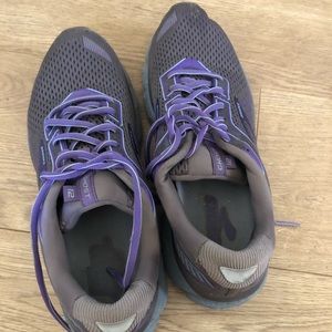 Used Brooks Ghost sneakers